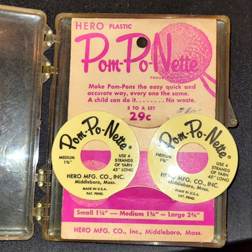 Vintage Pom-po-nette Pom-Pom Maker